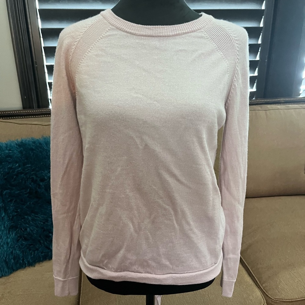 Lululemon sweater that ties in the back.